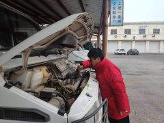  车辆“保温”在冬季 筑牢安全防底线