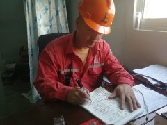 你坚持的模样 铸就你迈向成功的步伐   记石油装备制修厂8月员工之星